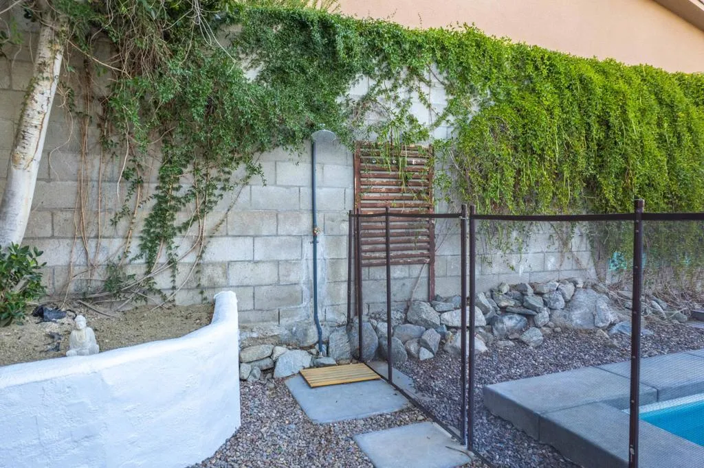 38565 Charlesworth Drive, Cathedral City, California 92234 home-pic-40